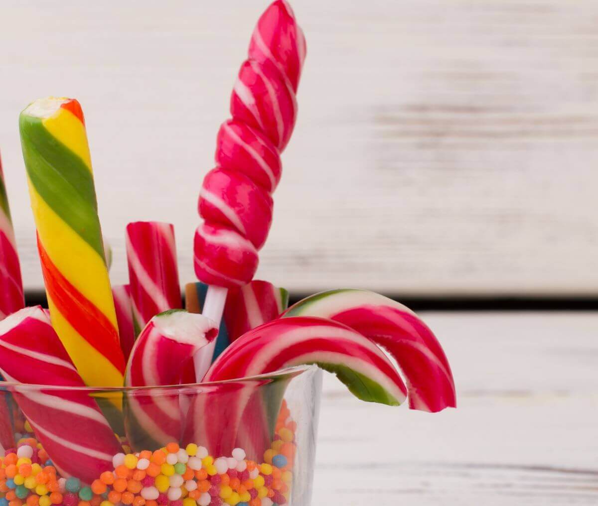 making a candy buffet heres how you can save money